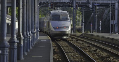Arrivée du premier TGV "Bolide" LGV en gare de Niort