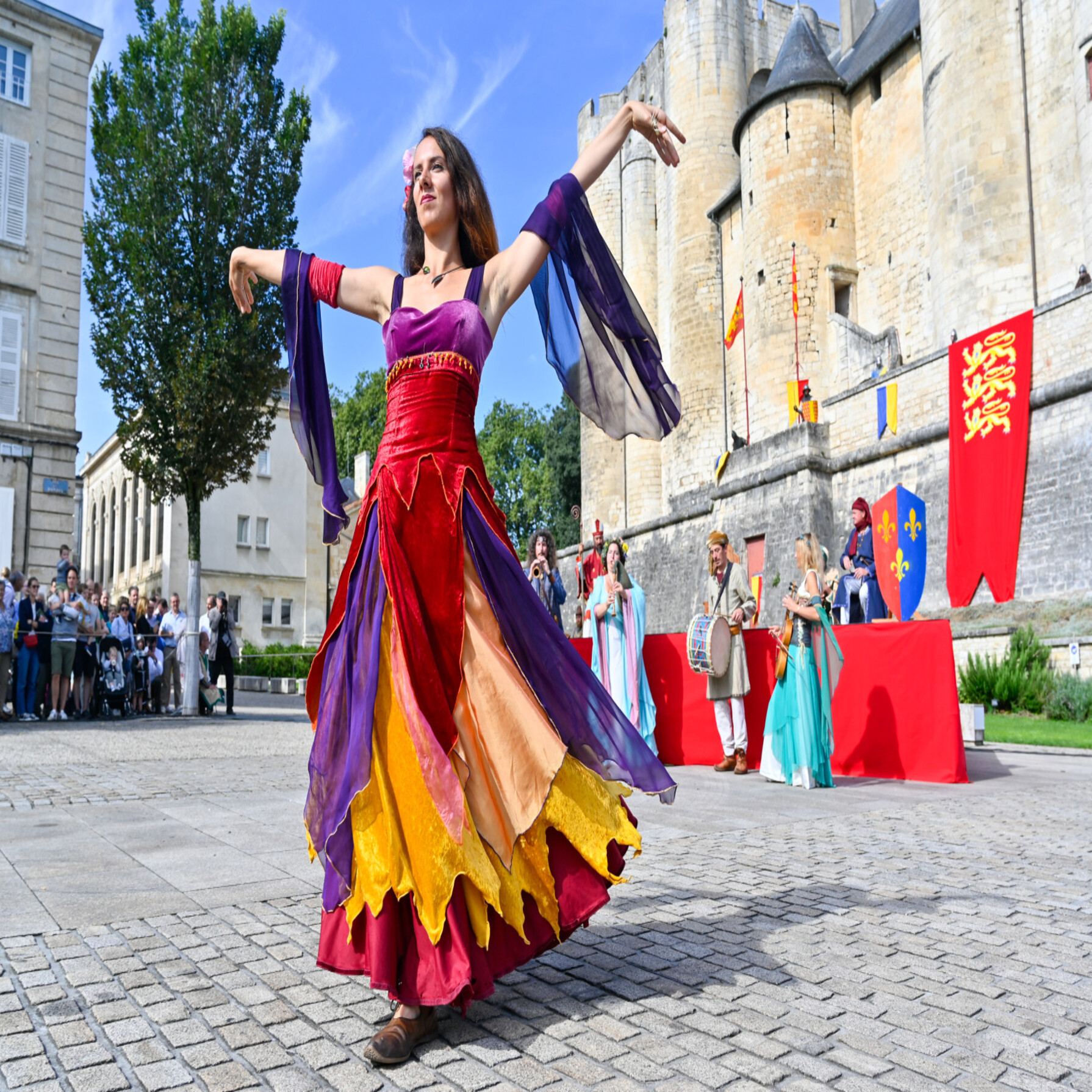 Festivites medievales de la Recouvrance au Pre leroy en centre ville et au Donjon