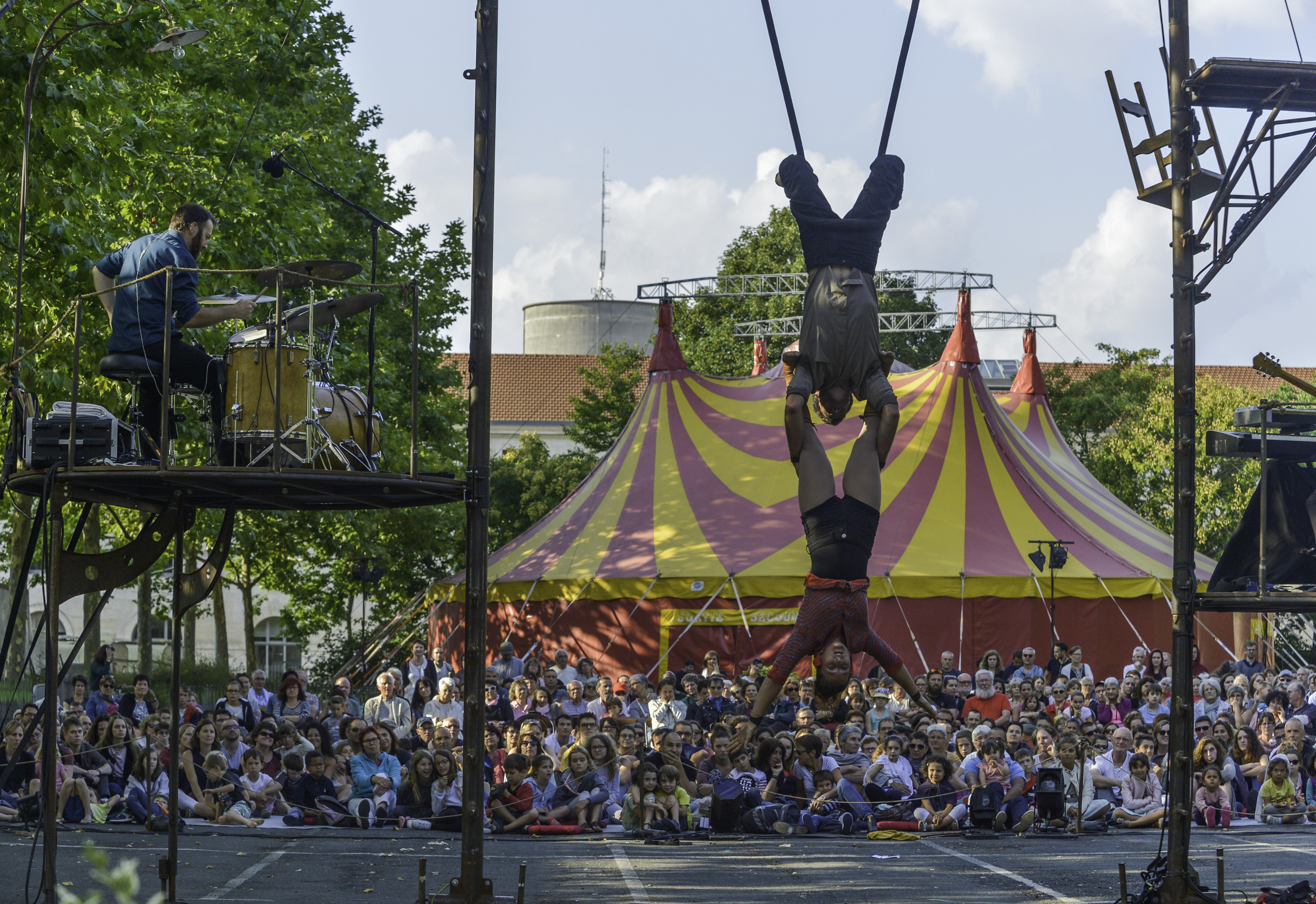 Festival Cirque d'été CIE Avis de tempête spectacle Comme un vertige - Agrandir l'image 1 sur [1], fenêtre modale