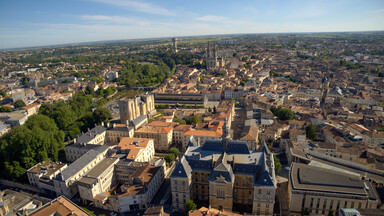 Vue aérienne de l'église St-André à Niort