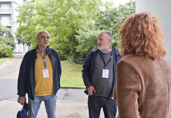 Benjamin Bon et Mohamed Lagas mediateurs sociaux de la Ville de Niort dans le quartier du Pontreau