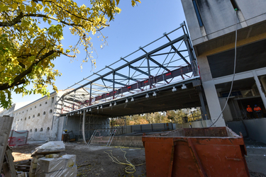 Le bâtiment pont en construction, décembre 2019