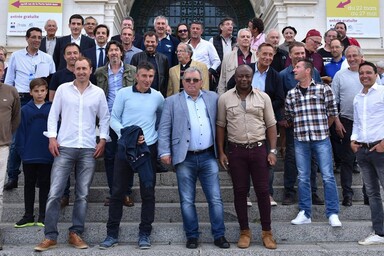 Ancienne équipe des Chamois niortais Ligue 1 reçue à l'hôtel de ville le 12 mai 2017 ©Bruno Derbord