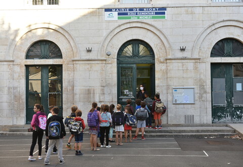 Rentree scolaire a l'ecole Jules-Michelet le 1er septembre 2020