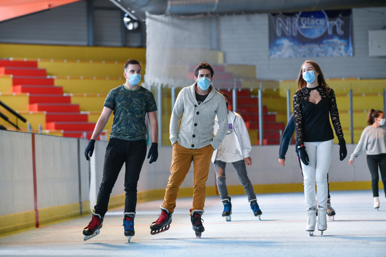Reprise des activites ouvertes au public a la patinoire de Niort