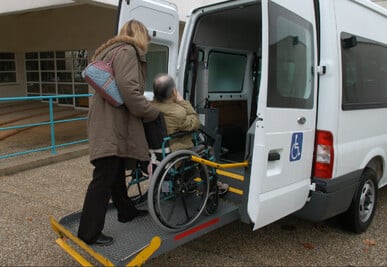 service de transport gratuit pour les personnes à mobilité réduite 