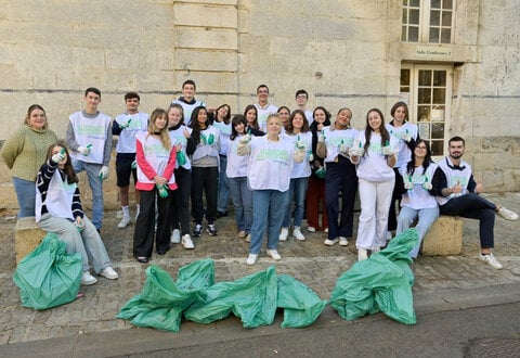 Operation World clean Up Day par les eleves UCO