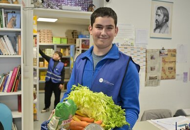 Alexis Pannetier plus jeune benevole de Niort a la Societe St Vincent de Paul