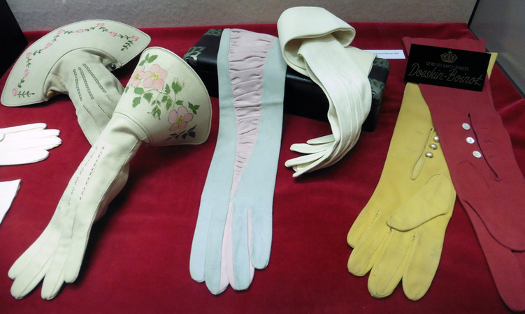 Différents types de gants fabriqués à Niort ©CAN