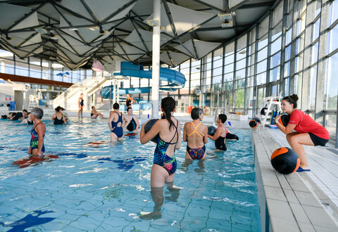Seance d?aqua-training a la piscine des Fraignes a Chauray