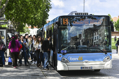 Bus TAN dans la ville de Niort
