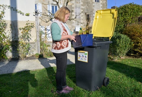 Donnez-nous votre avis sur la nouvelle collecte des emballages ! ♻️ - Bacs de collecte selective ou bacs jaunes