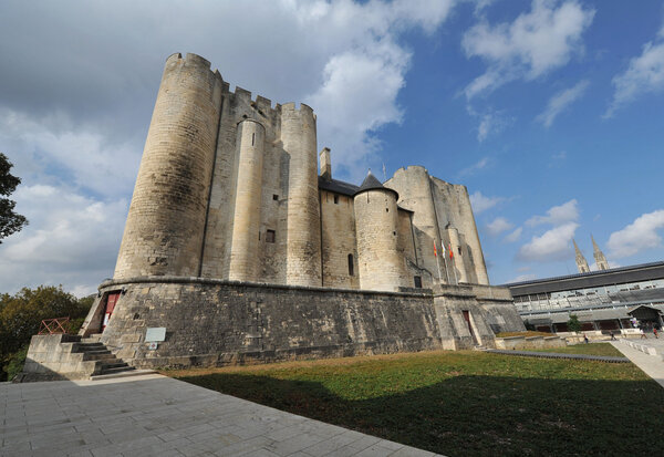 Le Donjon