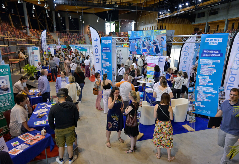 Carrefour de l?emploi a l?Acclameur