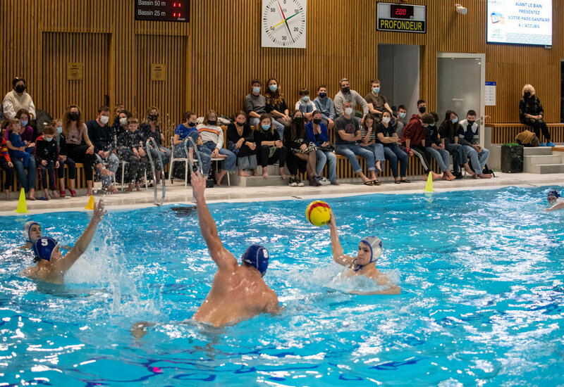 Match de Waterpolo à la piscine de Pré-Leroy