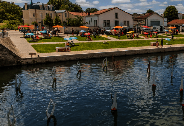 Installations artistiques le long de la Sèvre
