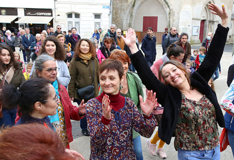 Les Niortaises sur la Brèche Les Niortaises sur la Brèche Les Niortaises sur la Brèche
