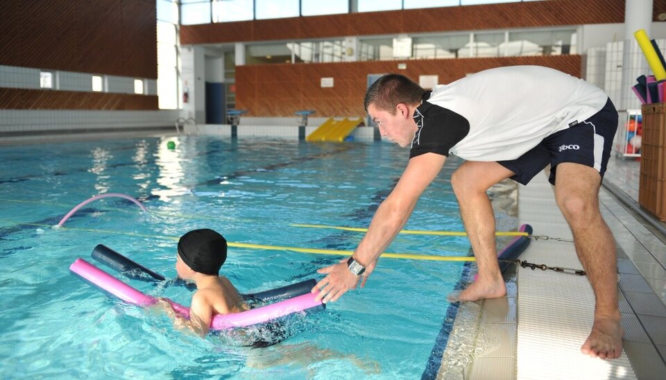 Cours de natation au centre aquatique des Fraignes a Chauray