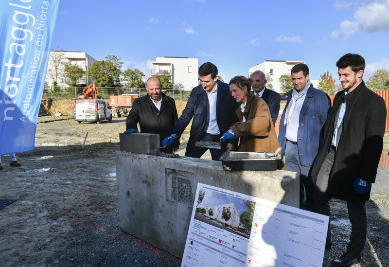 Pose de la premiere pierre de la residence habitat  Josephine Baker destinee pour les jeunes actifs
