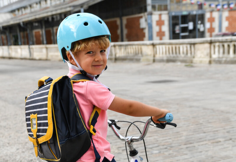 Circulation des velos dans le centre ville de Niort avec ameangements pour les cycles. Velos dans la Ville