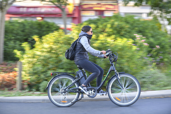 Velos dans la ville les niortais utilisent le velo comme moyen de locomotion