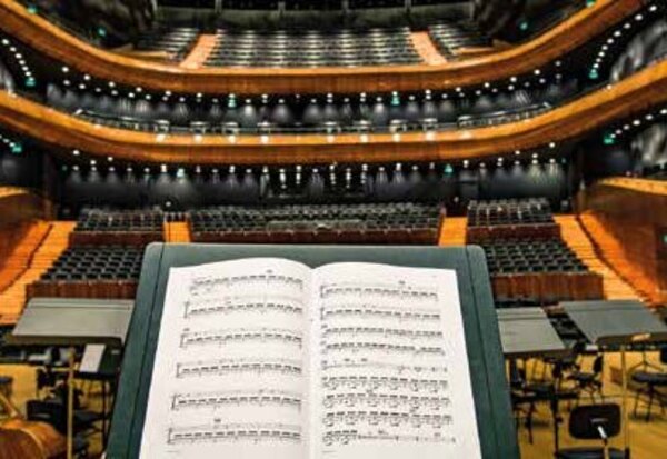 L’OPÉRA SUR SES GRANDS AIRS OU LE VERTIGE DES SENTIMENTS