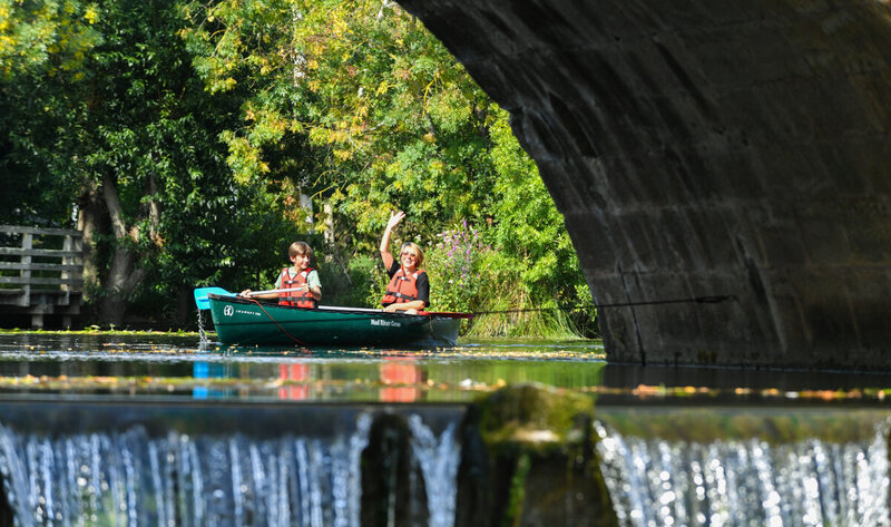 Paysages de la Sevre Niortaise cabanes de peche touristes en canoe Niort plage