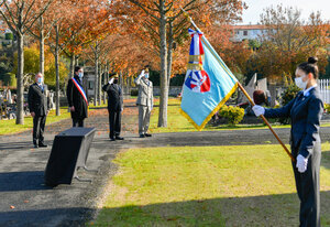 Ceremonie du 11 Novembre au cimetiere des Sablieres pendant la periode du second confinement due a la COVID