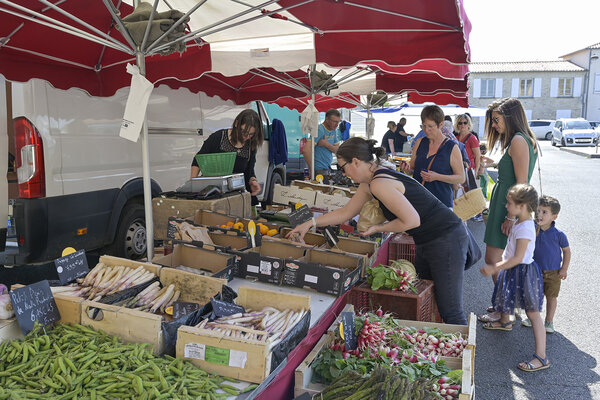 Marche de producteurs a Prahecq